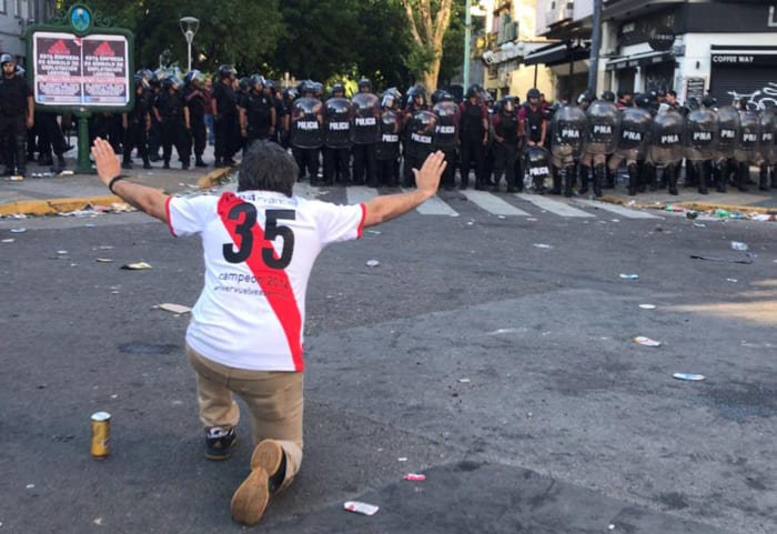 river-plate-fan-police.jpg